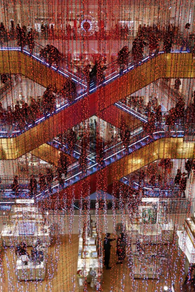 christmas decorations in paris
