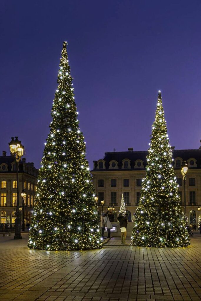christmas decorations in paris