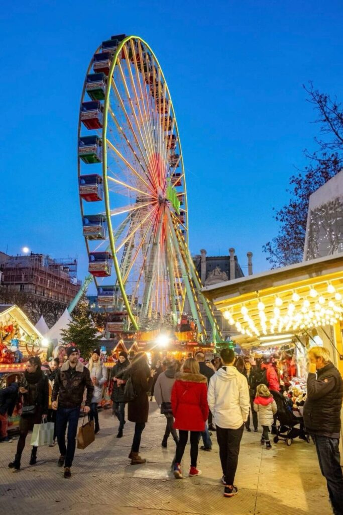 christmas decorations in paris