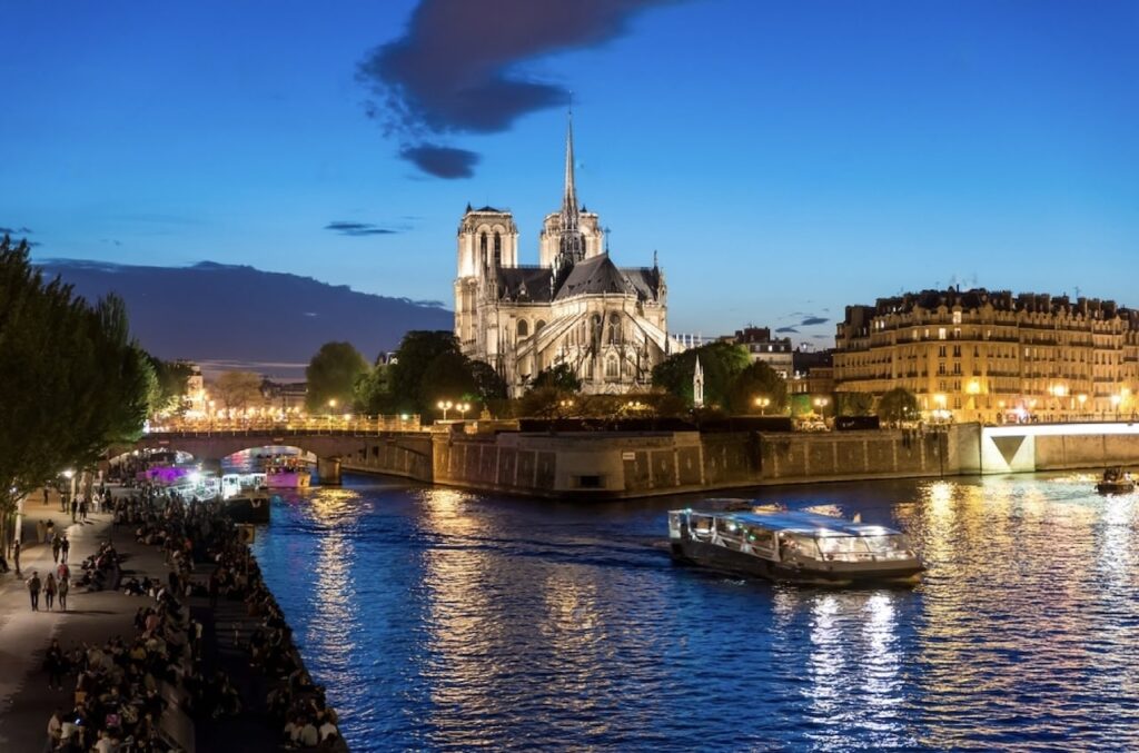 things to do in paris at night