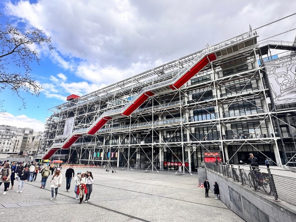 what to do in paris on a sunday