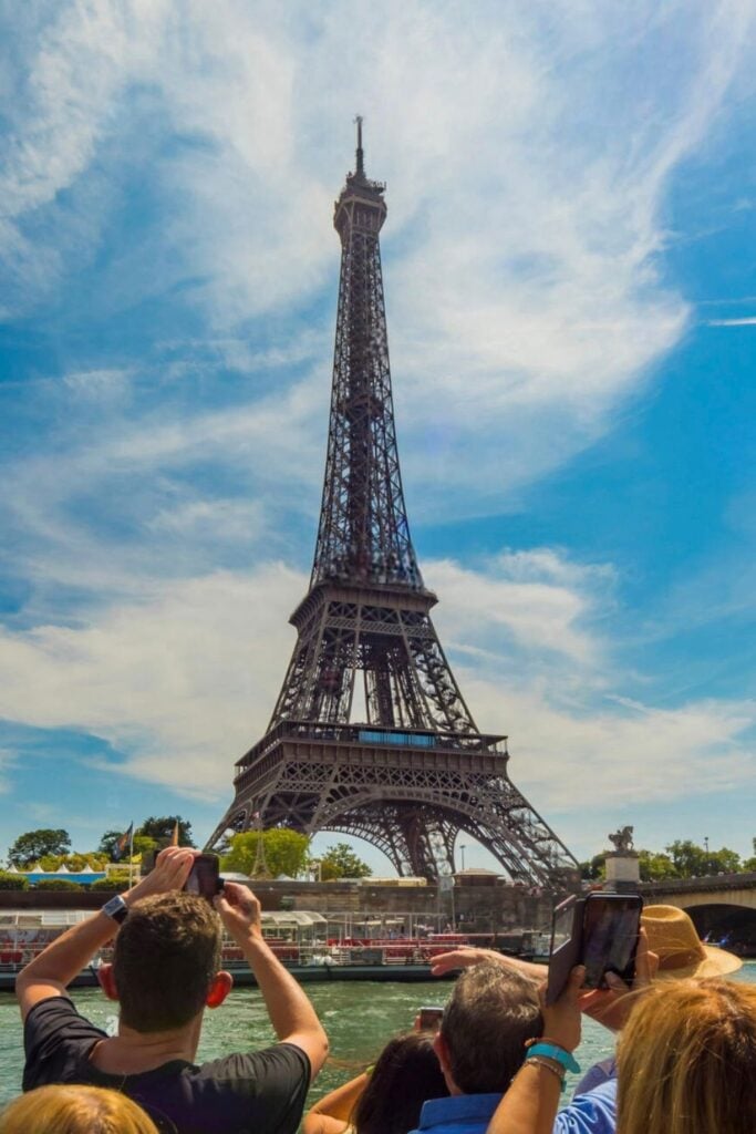 Guide to Visiting Paris for First Time Travelers