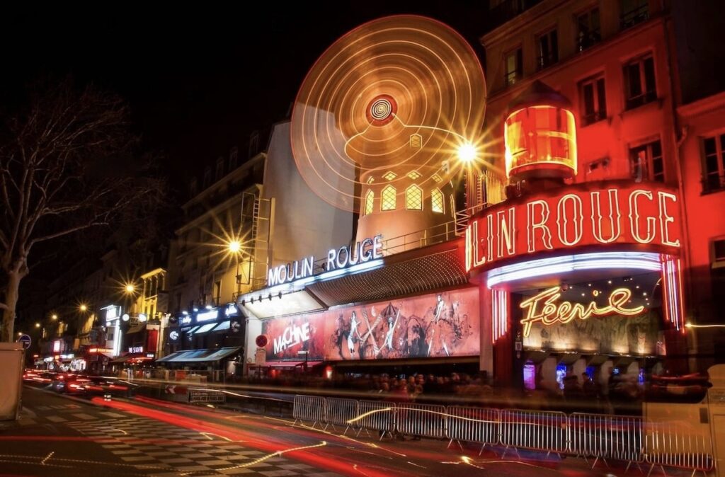 things to do in paris at night