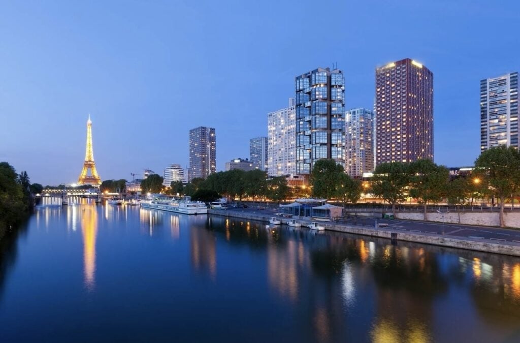 things to do in paris at night